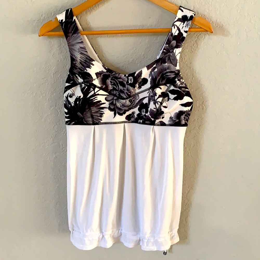 Lululemon Tame Me Sz 6 Black White Floral Tank
